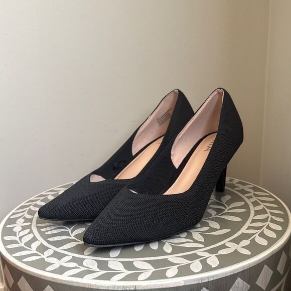 MIA Black Classic Heels with Textured Fabric - Picture 1 of 12